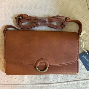 NWT- Universal Thread Purse